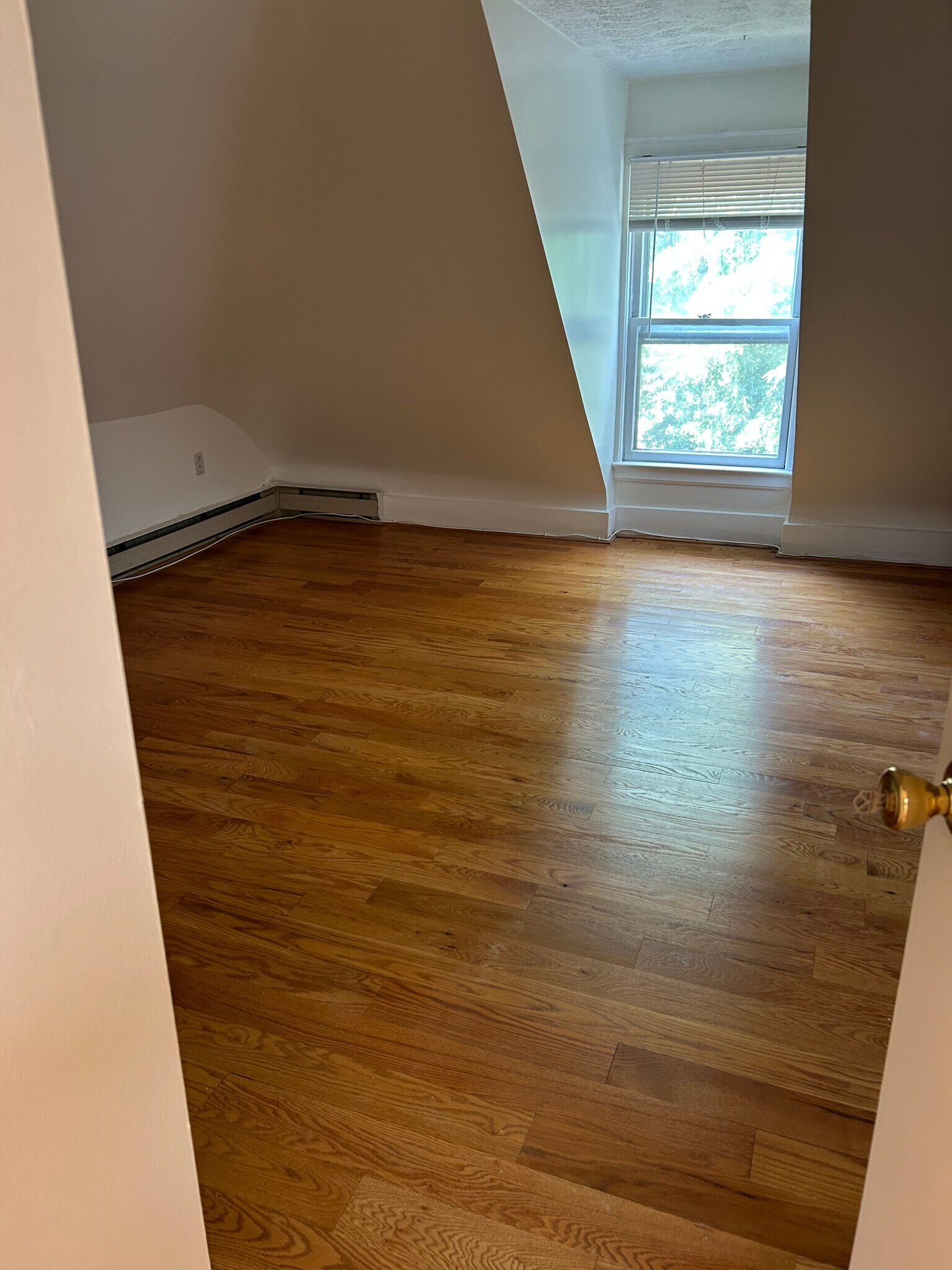 BEDROOM 1 - 144 Dartmouth St