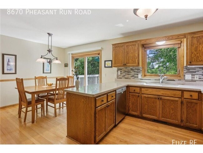 Building Photo - 8670 Pheasant Run Rd