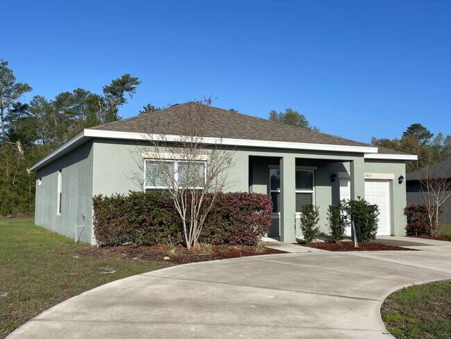 Building Photo - Beautiful 4 bedroom 2 bath home in Marion Oaks!