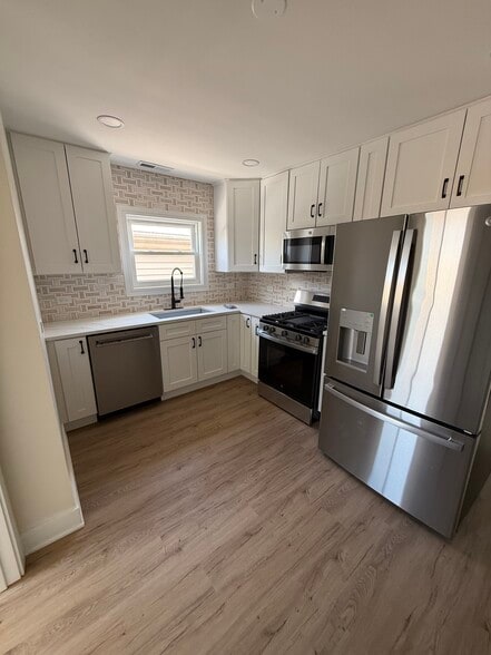 Building Photo - 5102 W Belden St