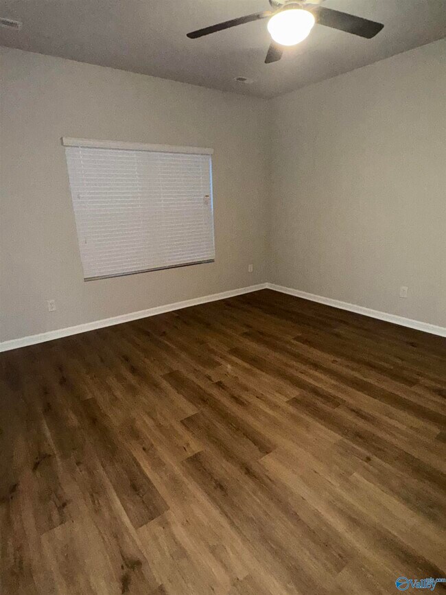 Building Photo - 115 Oak Terrace Ln