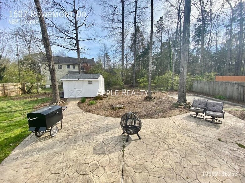 Building Photo - 1607 Rowemont Dr