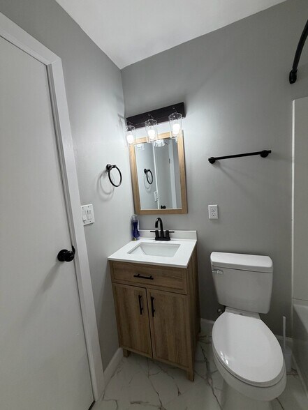 Building Photo - 5618 Madonna Cir