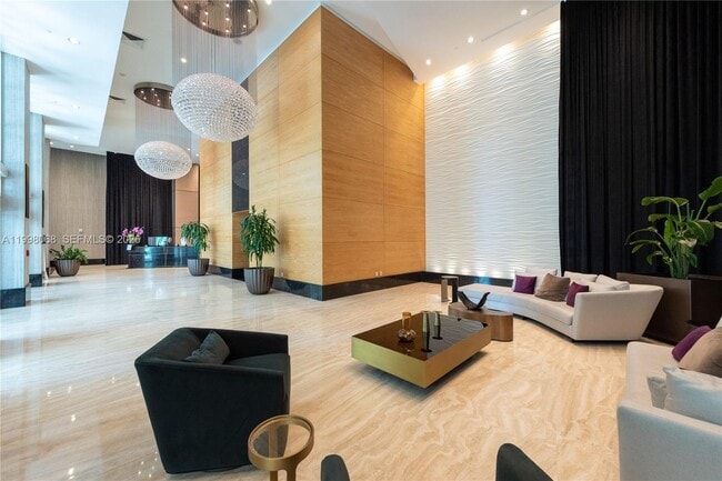 Building Photo - 950 Brickell Bay Dr