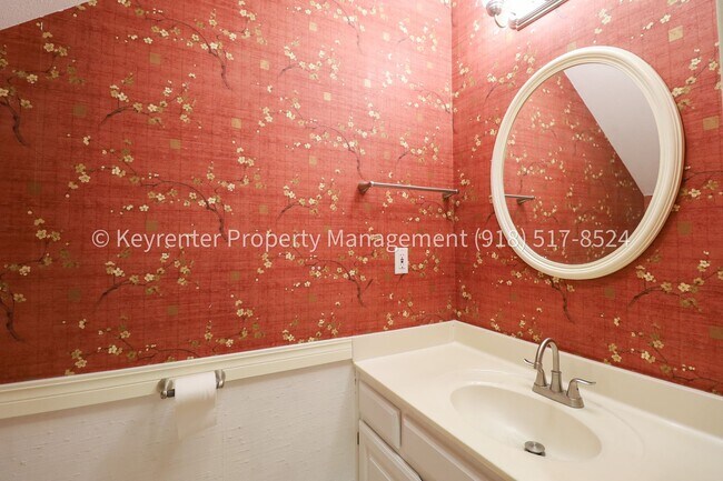 Building Photo - 4 Bed | 2 Bath in Broken Arrow!