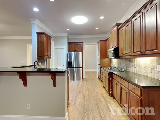 Building Photo - 1442 Hedgewood Ln NW