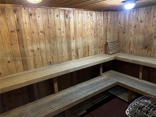 Building Photo - 100 Bayview Dr