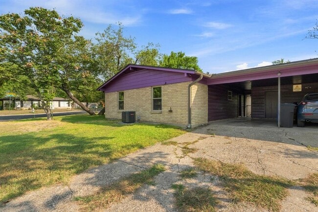 Building Photo - 2507 Biggs Dr