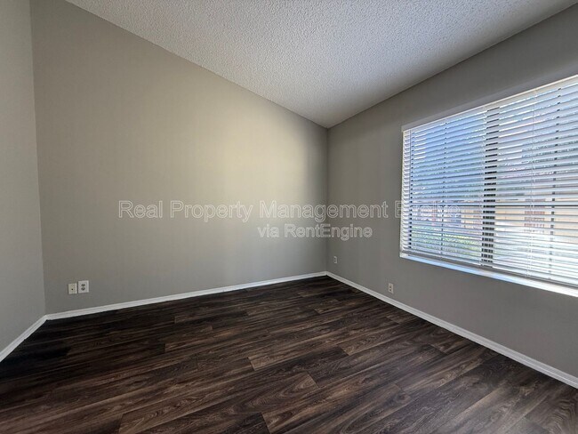 Building Photo - 455 S Mesa Dr