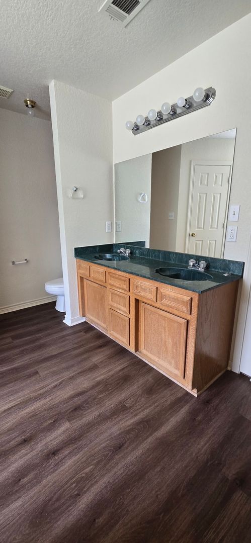 Building Photo - 4505 Hitchrock Dr