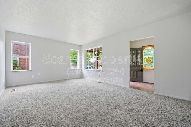 Building Photo - 1109 S Ellison Ave