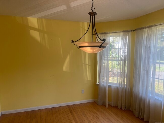 Building Photo - 53 Tunxis St