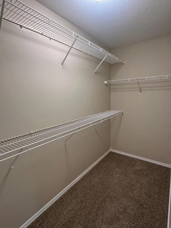 Building Photo - 4434 W Normal St