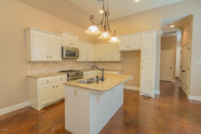 Building Photo - 145 Treasure Cove