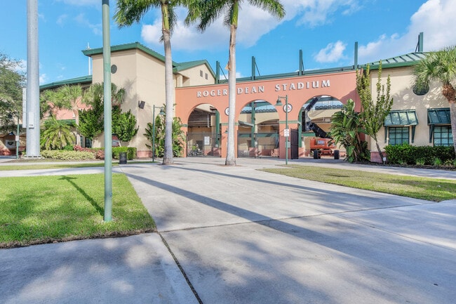 Building Photo - 1200 Town Center Dr