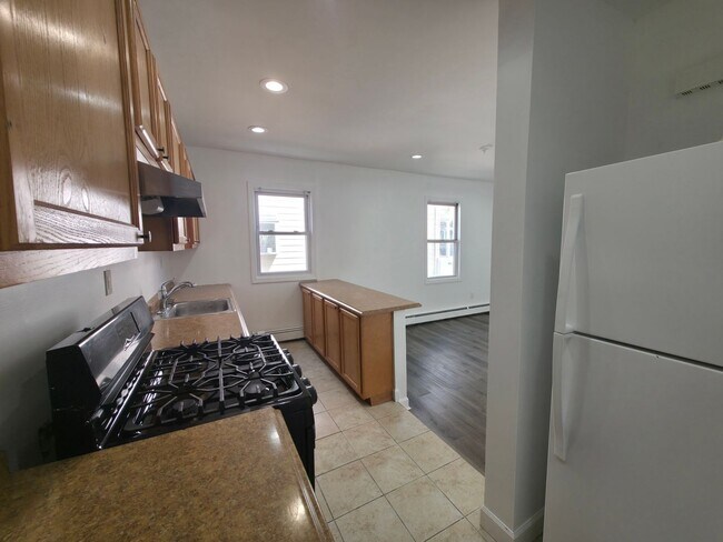 Building Photo - 130 Park Ave