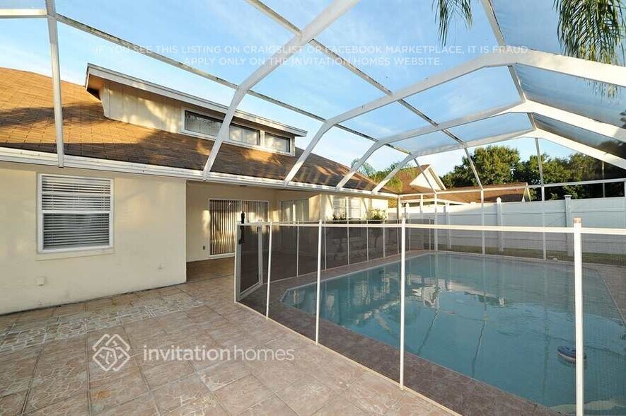 Building Photo - 8945 Bayaud Dr