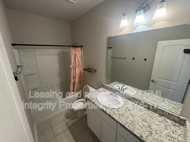 Building Photo - 204 Verger Dr