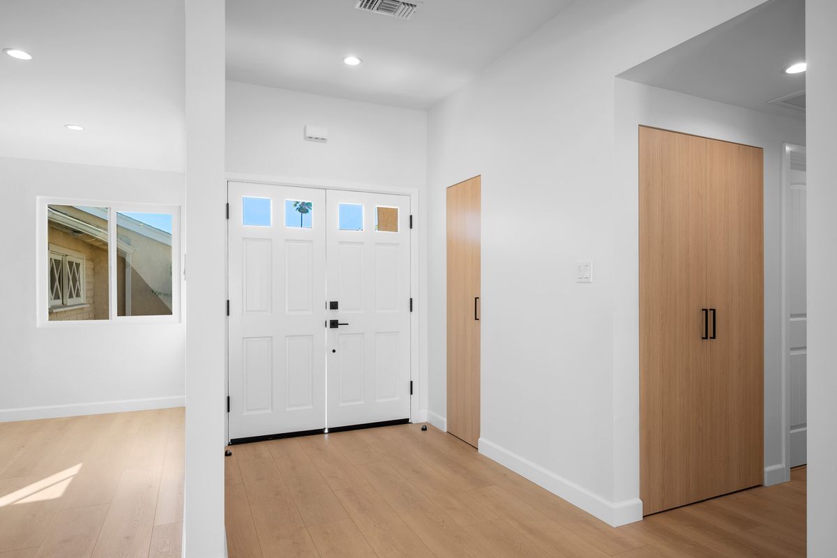 Building Photo - 10657 Knapp St