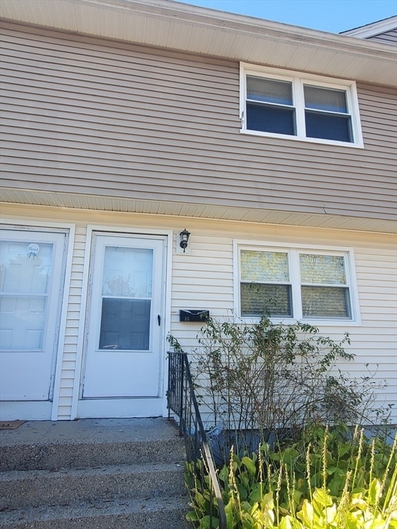 Building Photo - 174 Pine St