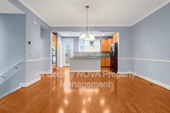 Building Photo - 2093 Laura Mews Pl