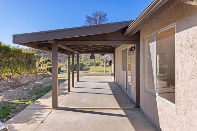 Building Photo - 3-Bed 2-Bath Home in Spring Valley