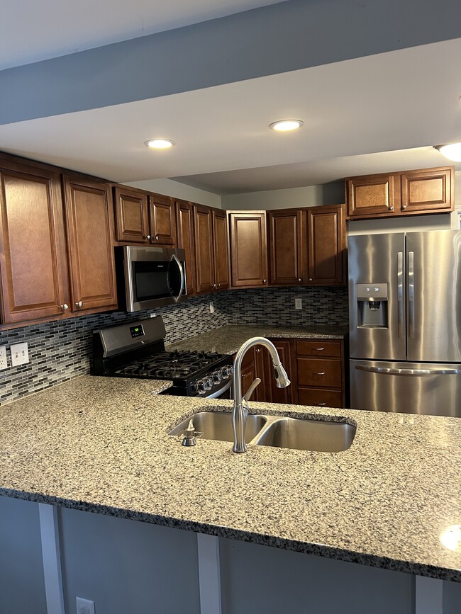 newly remodeled kitchen and appliances - 310 K St