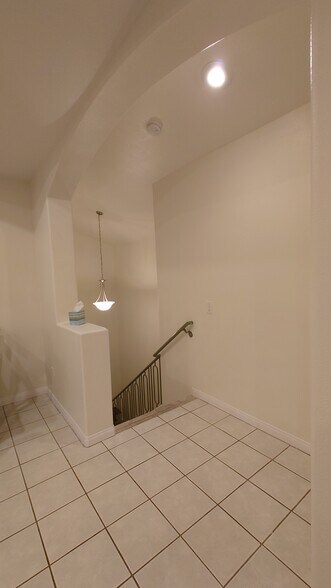 Building Photo - 201 Kaelyn St