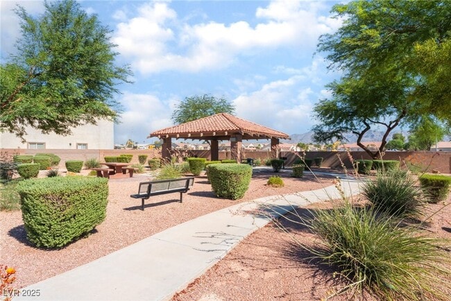 Building Photo - 32 Rosa Rosales Ct