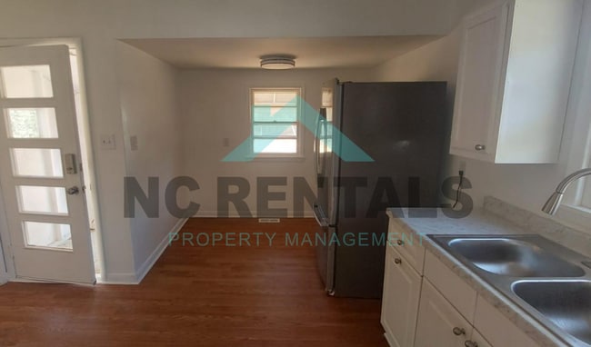 Building Photo - 1332 Proctor St