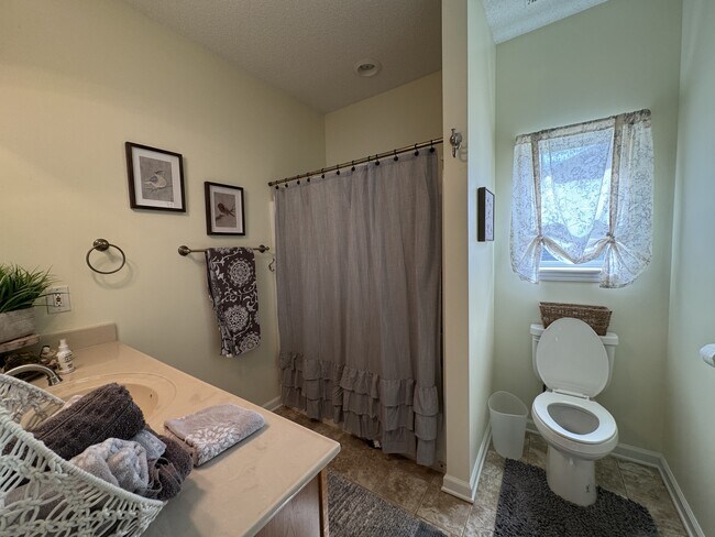 Building Photo - 110 Oglehili Trace