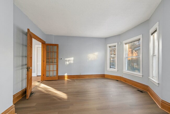 Building Photo - 126 Park Ave