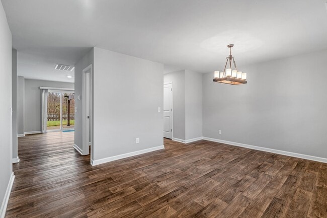 Building Photo - Newer Home in Reedy Fork, So Many Upgrades, SS Appliance, Loft, Garage, Fenced!