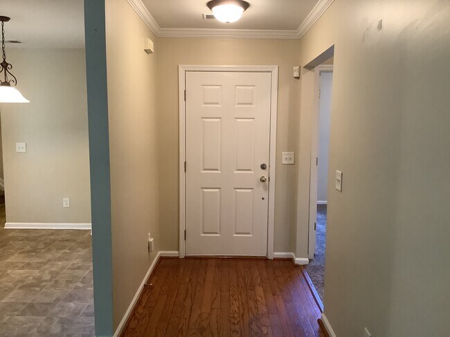 Building Photo - 7204 Weavers Way