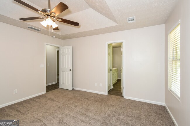 Building Photo - 10311 Commons Crossing