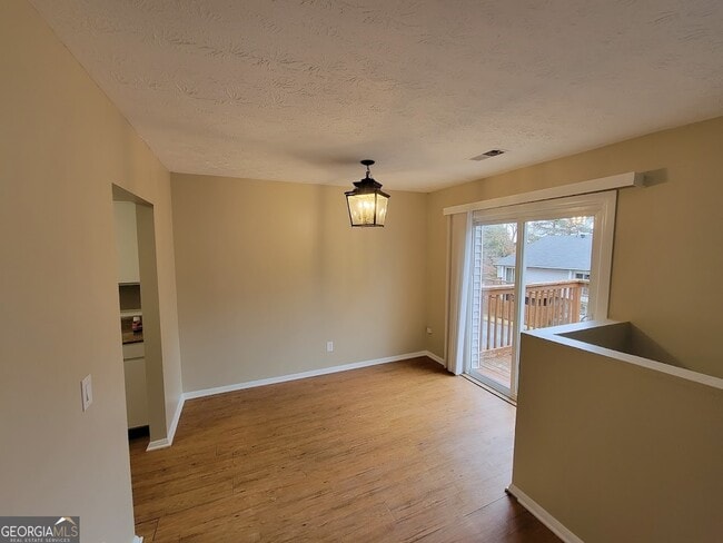 Building Photo - 104 Twiggs Cor