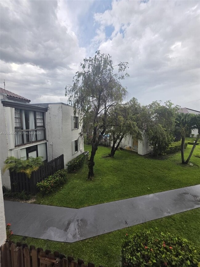 Building Photo - 9429 Fontainebleau Blvd