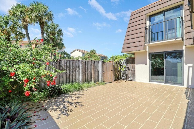 Building Photo - 2324 23rd Ct