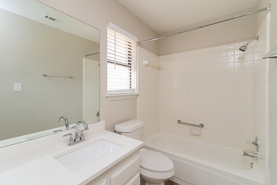 Building Photo - 6503 Rockland Dr