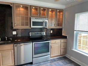 Building Photo - 6165 Green Hollow Ct