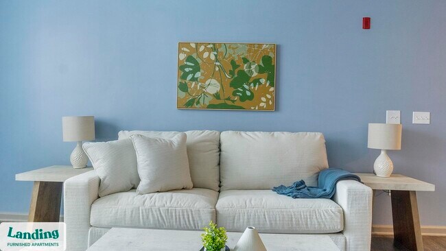 Building Photo - 900 E Six Forks Rd