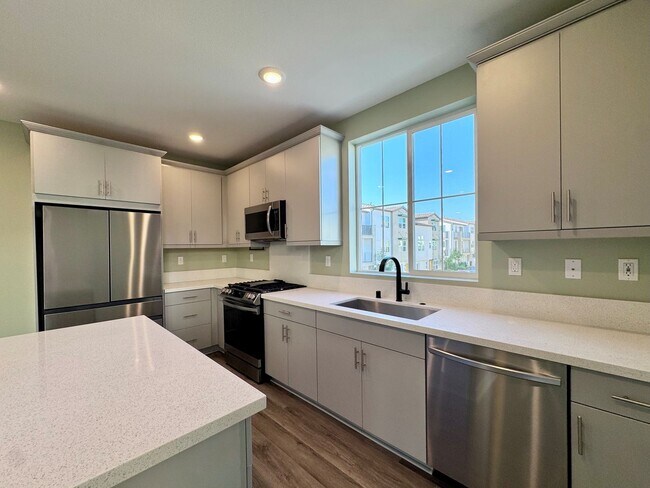 Building Photo - Beautiful 2 bed 2 bath Condo in Covina