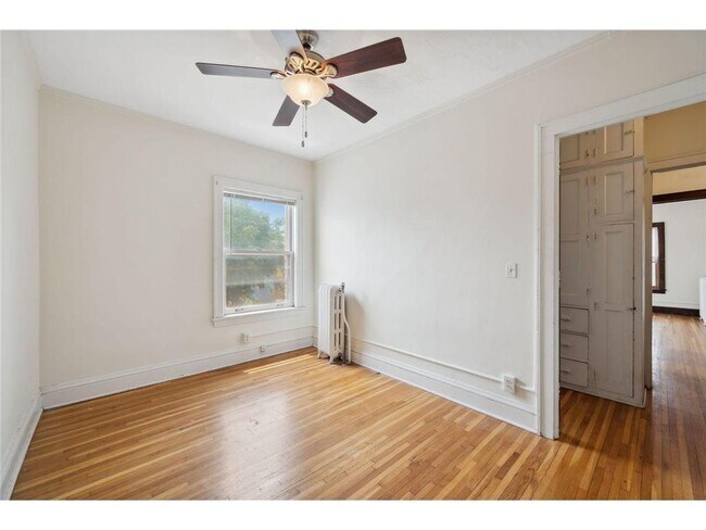 Building Photo - 1910 1st Ave S