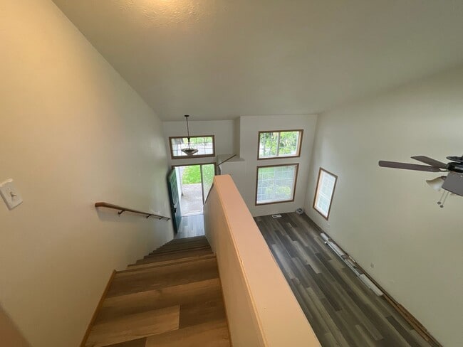 Building Photo - 50% OFF FIRST MONTH'S RENT! 3 Bedroom 2 Bath Renovated House with/ Fenced Backyard on Dead End St...