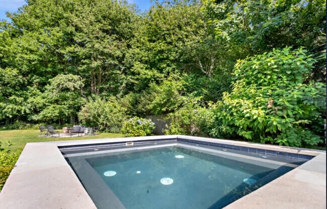 Building Photo - 14 Millstone Dr