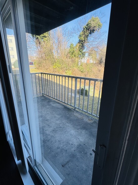 Building Photo - 5601 Parker House Ter