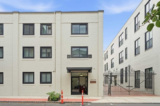Building Photo - 530 Gregory Ave