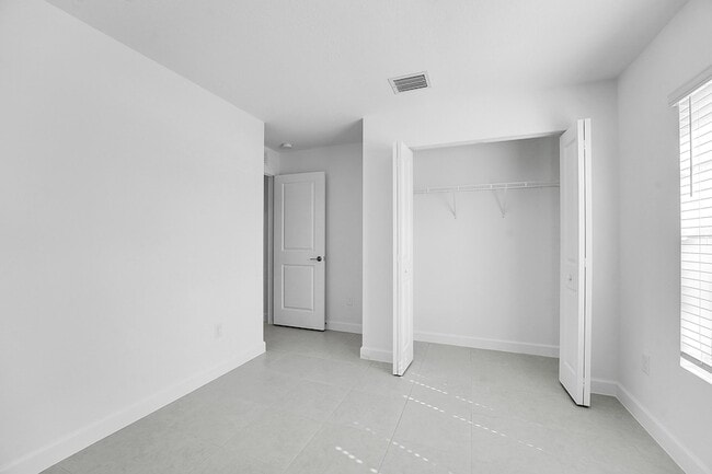 Building Photo - 6394 Windwood Wy