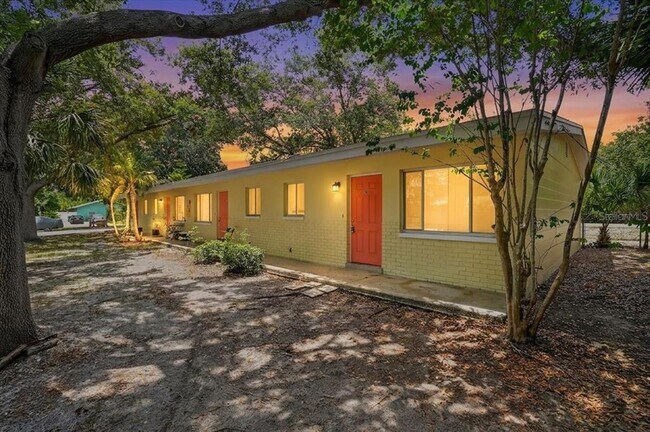 Building Photo - 5991 Fairfield Ave S
