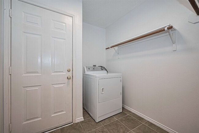 Building Photo - 11042 Sentry Ct